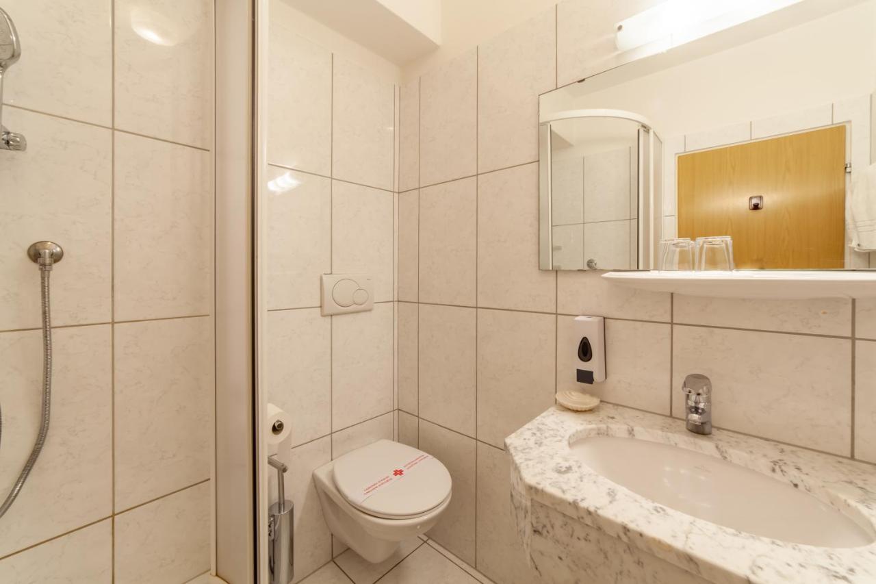 Fruehstuecks-Hotel Olympia Tirolo Bagian luar foto