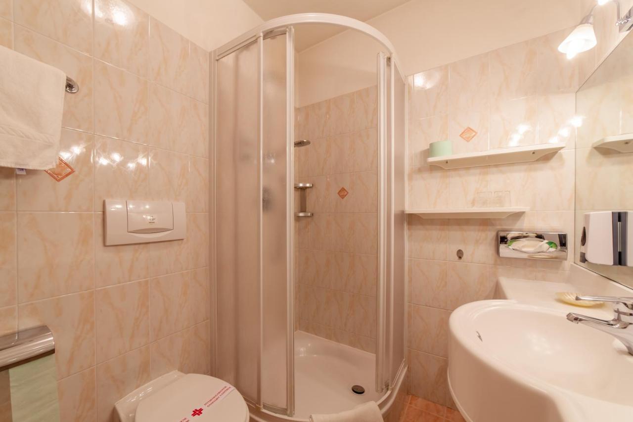 Fruehstuecks-Hotel Olympia Tirolo Bagian luar foto
