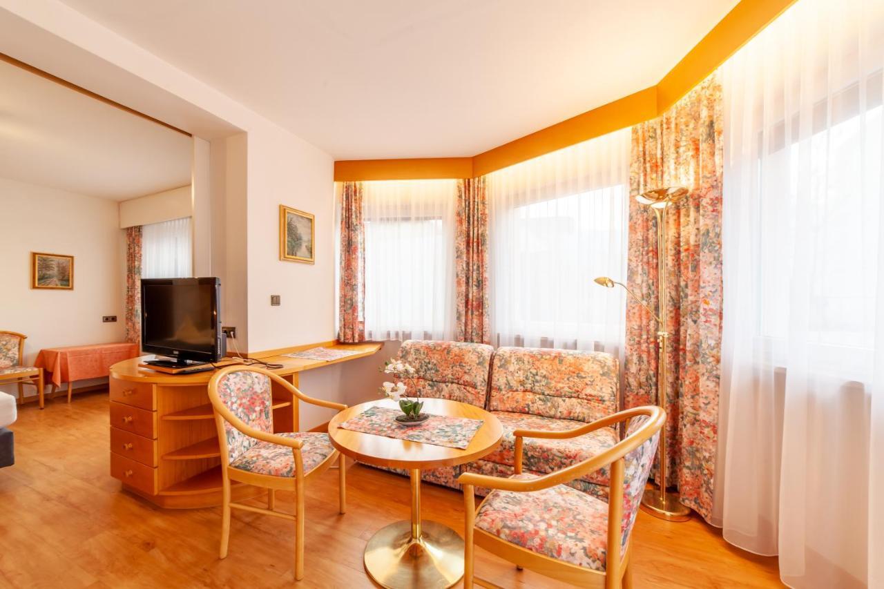 Fruehstuecks-Hotel Olympia Tirolo Bagian luar foto