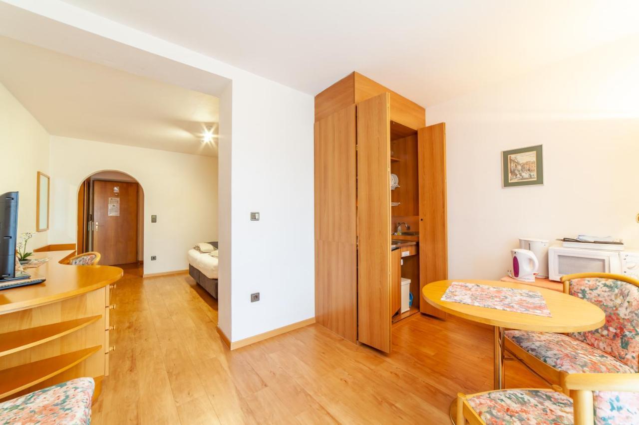 Fruehstuecks-Hotel Olympia Tirolo Bagian luar foto