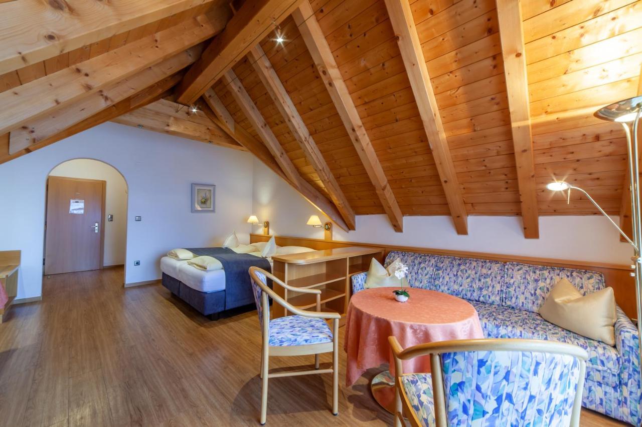 Fruehstuecks-Hotel Olympia Tirolo Bagian luar foto