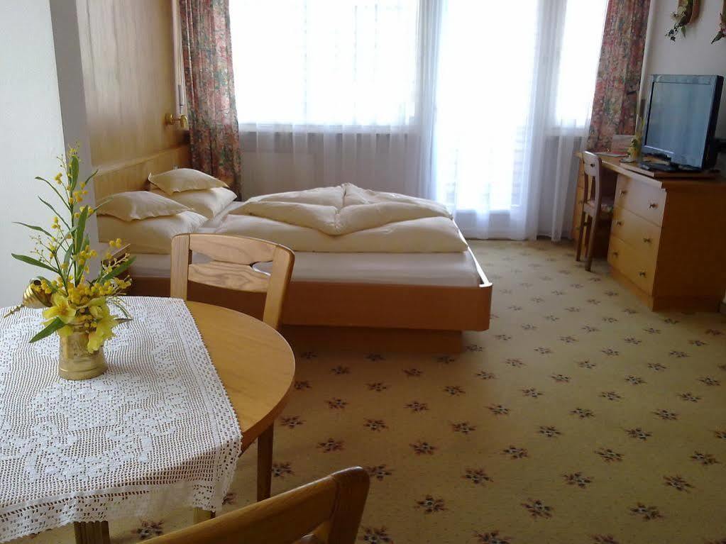 Fruehstuecks-Hotel Olympia Tirolo Bagian luar foto